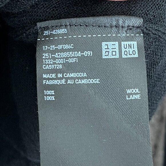 Uniqlo Black Crewneck 100% Wool Sweater Size Medium - Picture 8 of 8